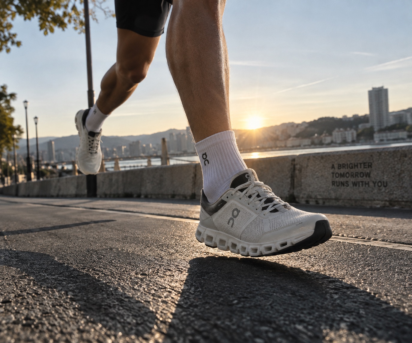 Primer plano de zapatillas de running durante una carrera